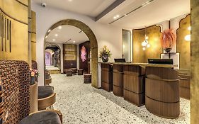 The Steps Hotel - By Eitch Collection
